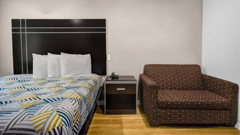 Motel 6 Humble, Tx - Houston International Airport ภายนอก รูปภาพ
